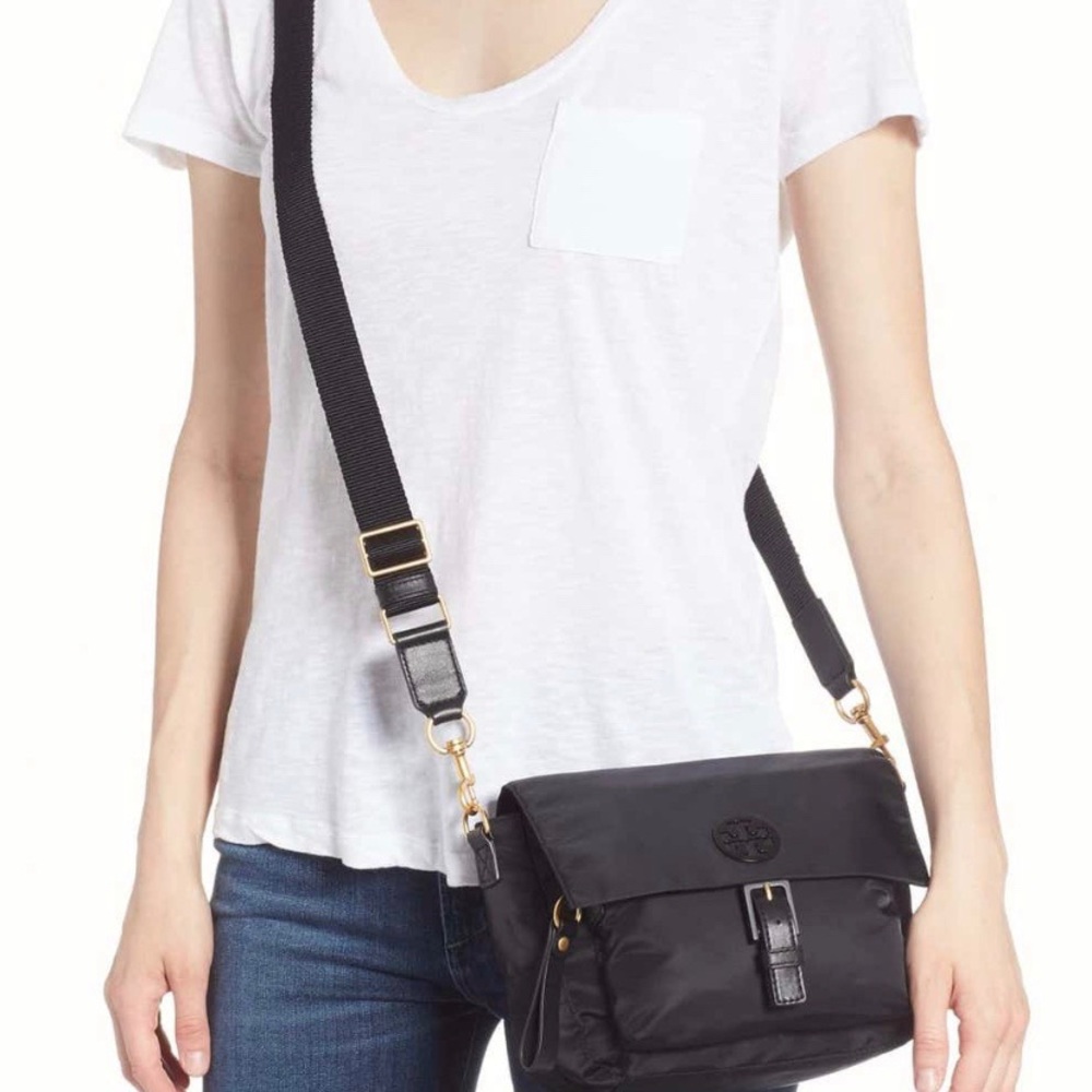 Last one 🖤New Tory Burch crossbody nylon 🖤 - Picture 2 of 15